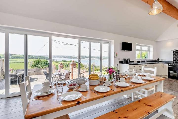 Holiday rental for 24 people, with hot tub and garden in Instow