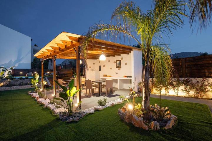 Ferienwohnung für 4 Personen, mit Whirlpool und Garten sowie Pool in Archangelos - 2