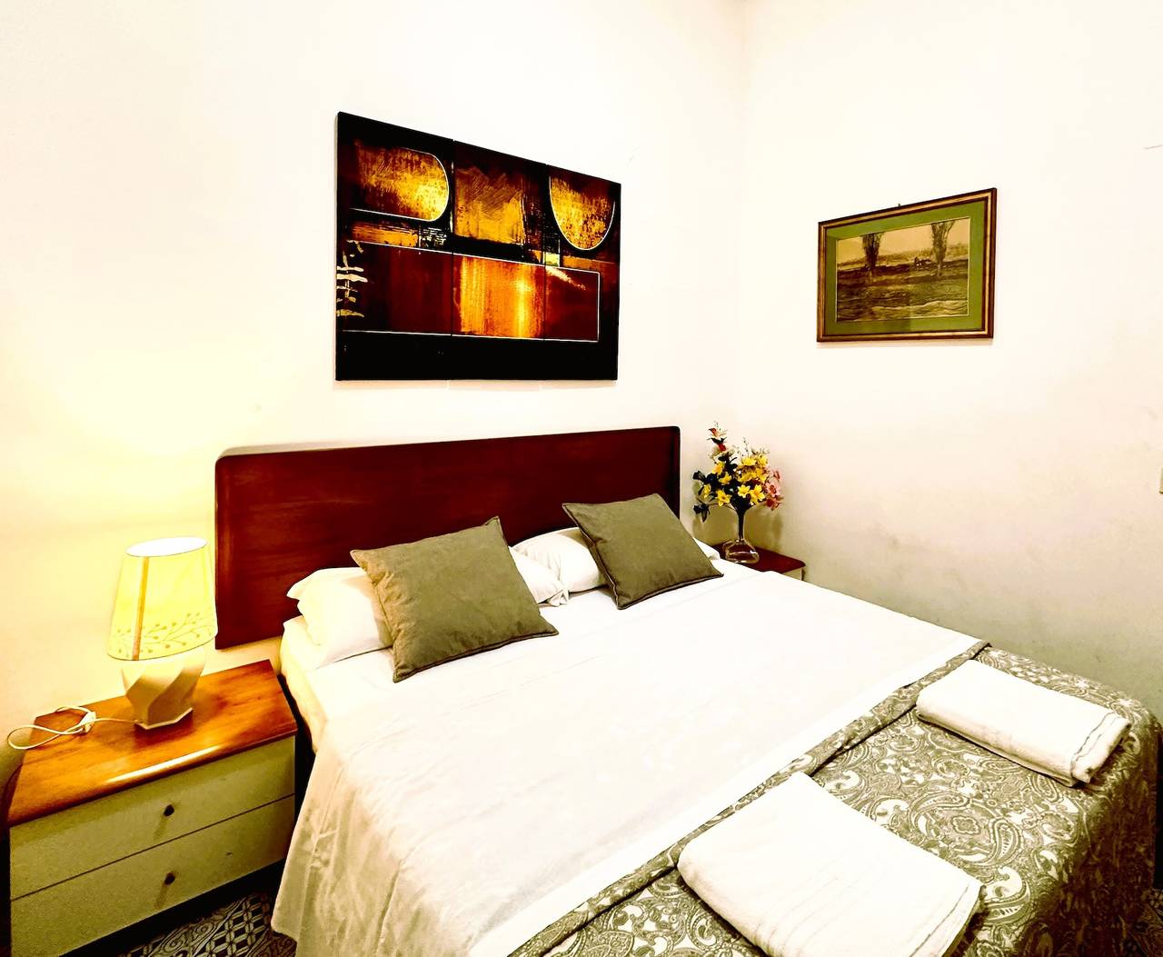 Ganze Ferienwohnung, 4 Bed-Sleeps 8-Central Rome-5 Min to Colosseum in Rom Zentrum, Rom
