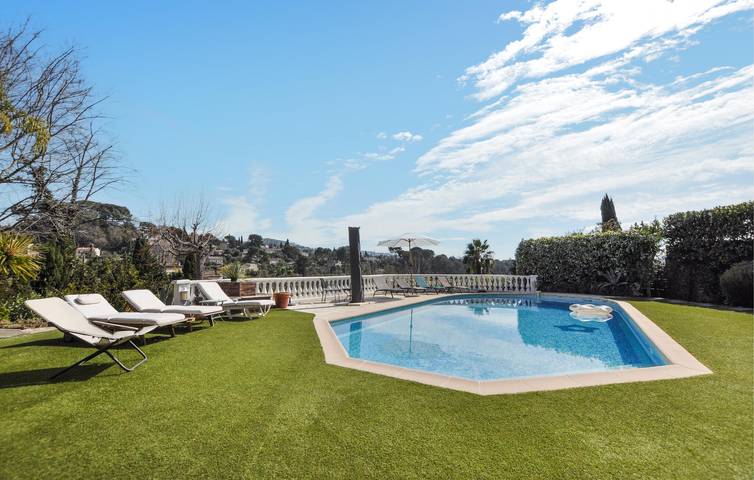 Location de vacances pour 12 personnes, avec piscine et terrasse, adapté aux familles à Mougins - 2