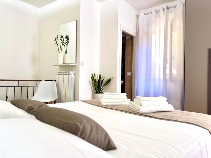 Ferienwohnung für 3 Personen, mit Seeblick und Ausblick sowie Terrasse - 1