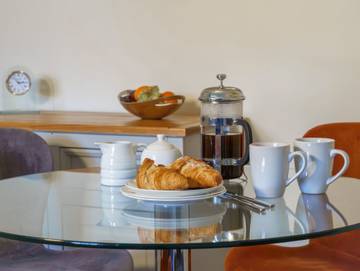 Vacation Rental for 4 Guests in Windermere, Cumbria, Picture 4