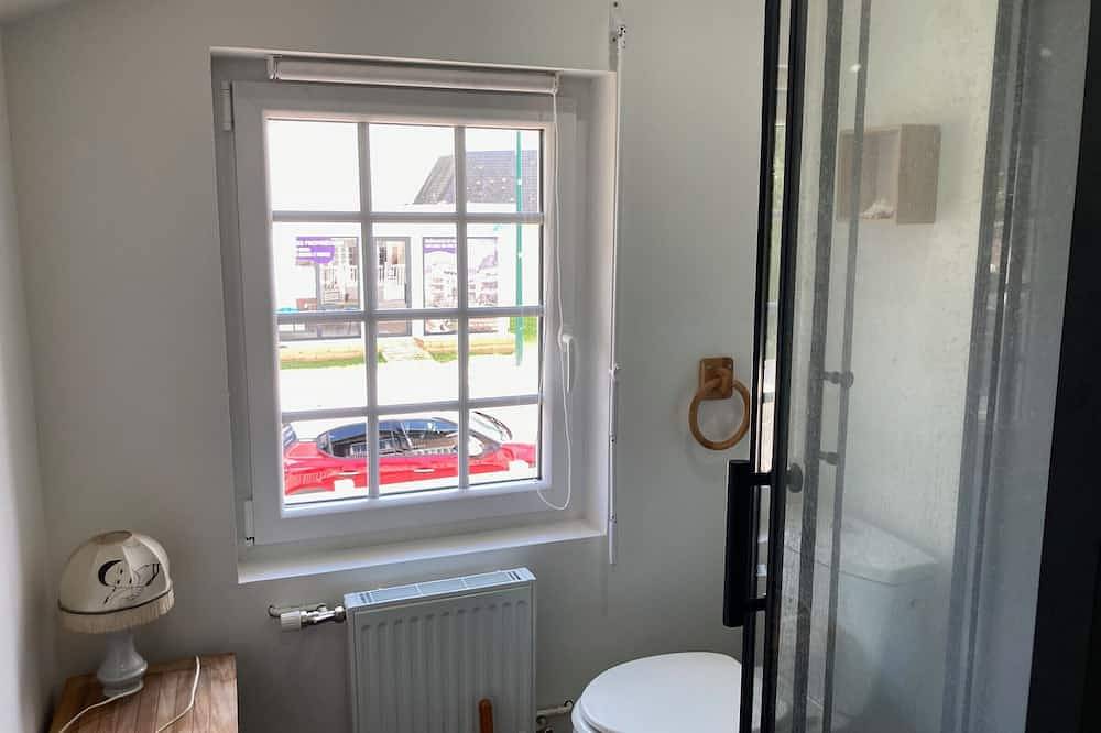 Entire apartment, Renovated apartment for 6, near beach, Touques in Touques, Lisieux region
