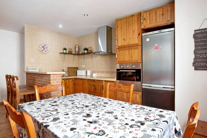 Entire apartment, Apartment 'Villa Azorin Conil Solo Familias' with Wi-Fi and Air Conditioning in Conil de la Frontera, Costa de la Luz