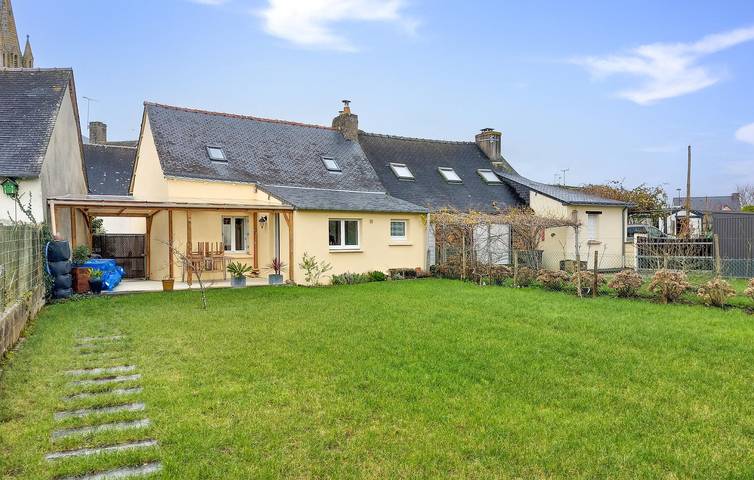 Gîte pour 4 personnes, avec jardin à Plumieux