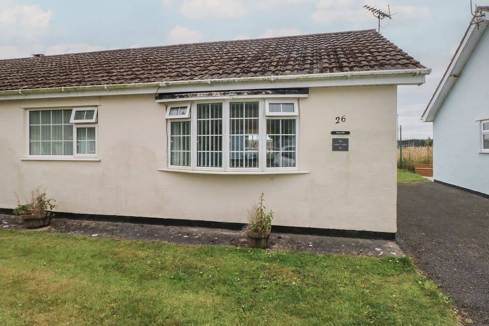 Chalet 26, Port Eynon in Swansea region