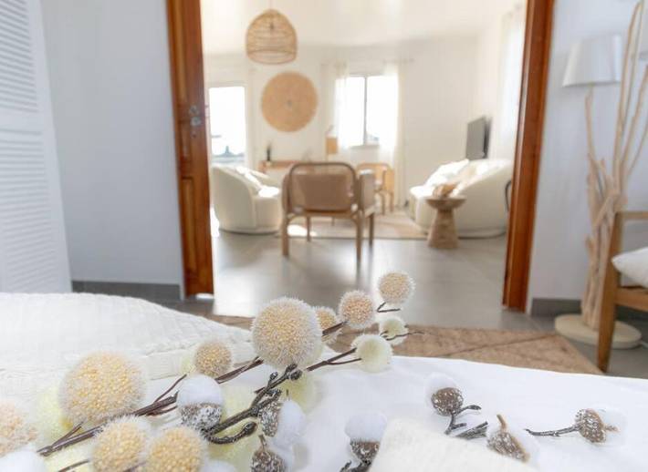 Location de vacances pour 10 personnes, avec sauna et jacuzzi ainsi que jardin et piscine à Saint-Laurent-Médoc - 4