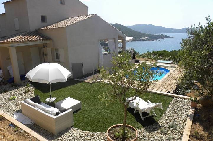 Villa pour 14 personnes, avec jardin ainsi que jacuzzi et terrasse