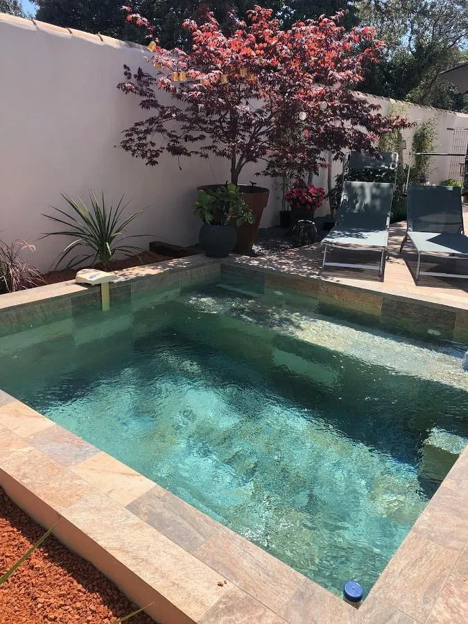 Chalet para 5 personas, con terraza además de piscina y jardín - 1