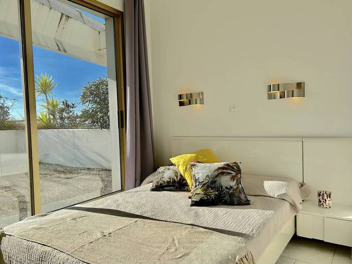 Ganze Wohnung, Wunderschöne 3-Zi.-Wohnung mit Terrasse und Parkplatz, 4 Schlafplätze, Villeneuve-Loubet Strand in Villeneuve-Loubet Plage, Villeneuve-Loubet