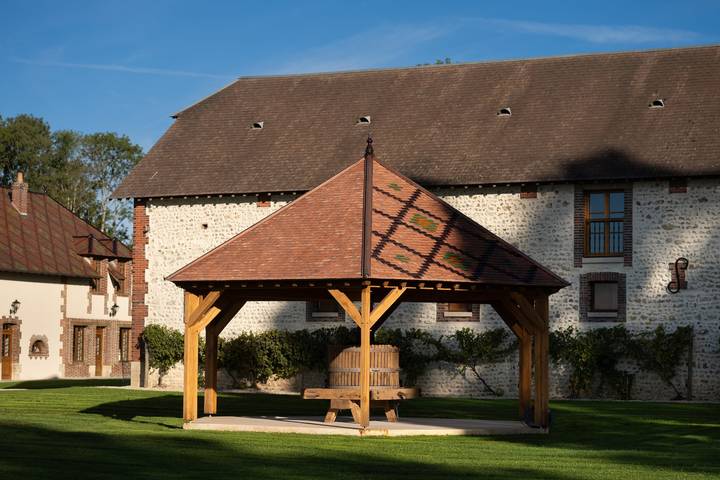 Bed and Breakfast „Grenier Vin 1 – Grange Arthuis“ mit Wlan und Klimaanlage in Lavau, Loire-Tal