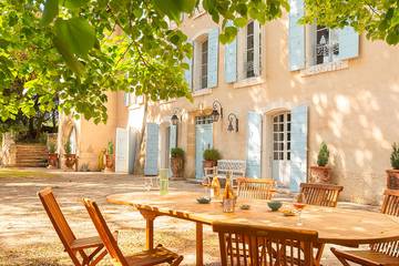 Chambre d’hôte pour 2 personnes, avec jardin et piscine à Cucuron