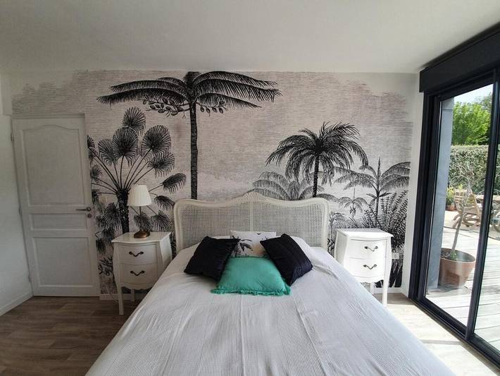 Location de vacances pour 4 personnes, avec piscine ainsi que vue et terrasse à Rouillon - 3