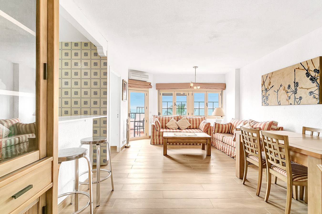 Geheel appartement, Vakantieappartement voor 4 personen met terras in Playa Cabopino, Marbella