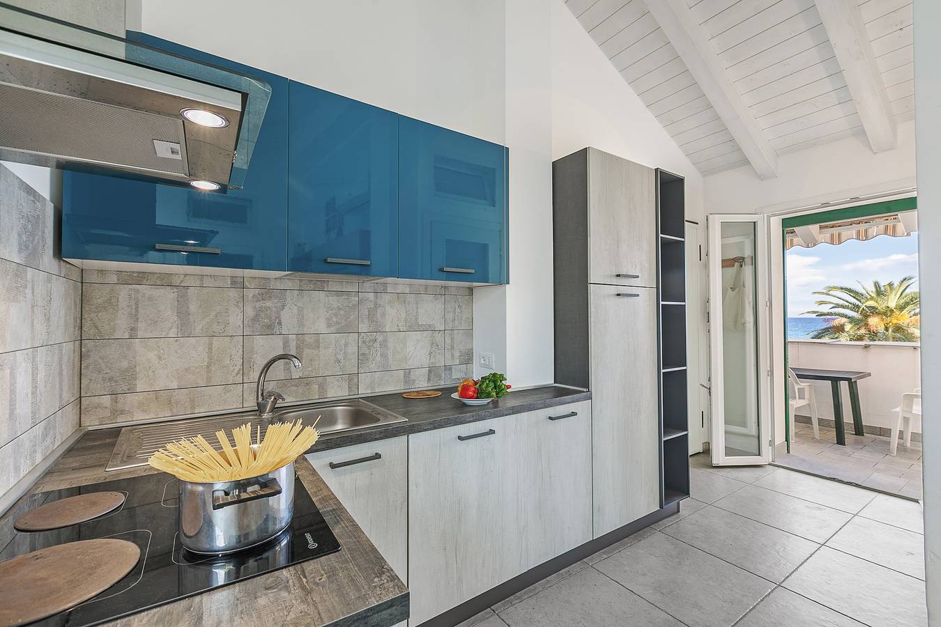 Ganze Wohnung, Casa Elisa - Sea Front in Ceriale, Riviera di Ponente