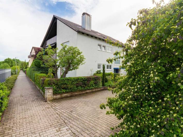 Ferienwohnung für 9 Personen, mit Garten und Ausblick, kinderfreundlich in Wörth am Rhein