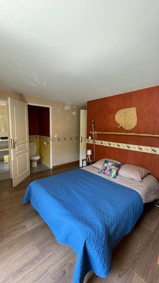 Location de vacances pour 12 personnes, avec jardin à Quévert