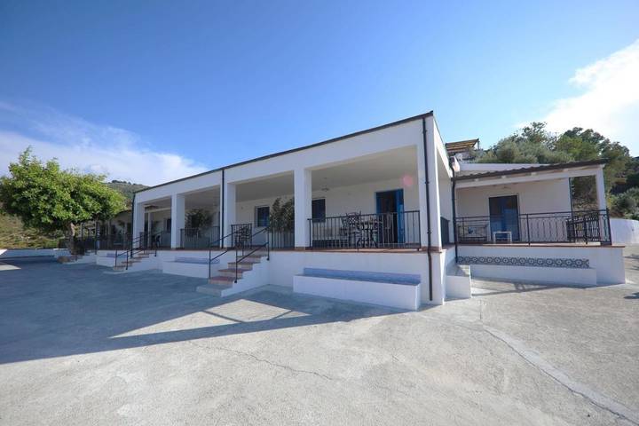 Maison d’hôte pour 4 personnes, avec jardin ainsi que piscine et vue à Cefalù - 4