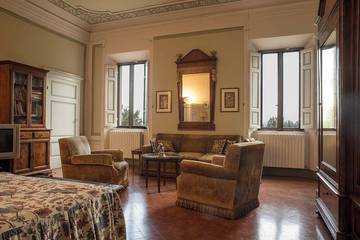 Villa for 5 Guests in Siena, Siena Province, Picture 1