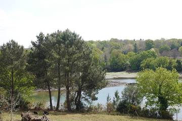 Location de vacances pour 7 personnes, avec terrasse ainsi que jardin et jacuzzi à Gouesnach