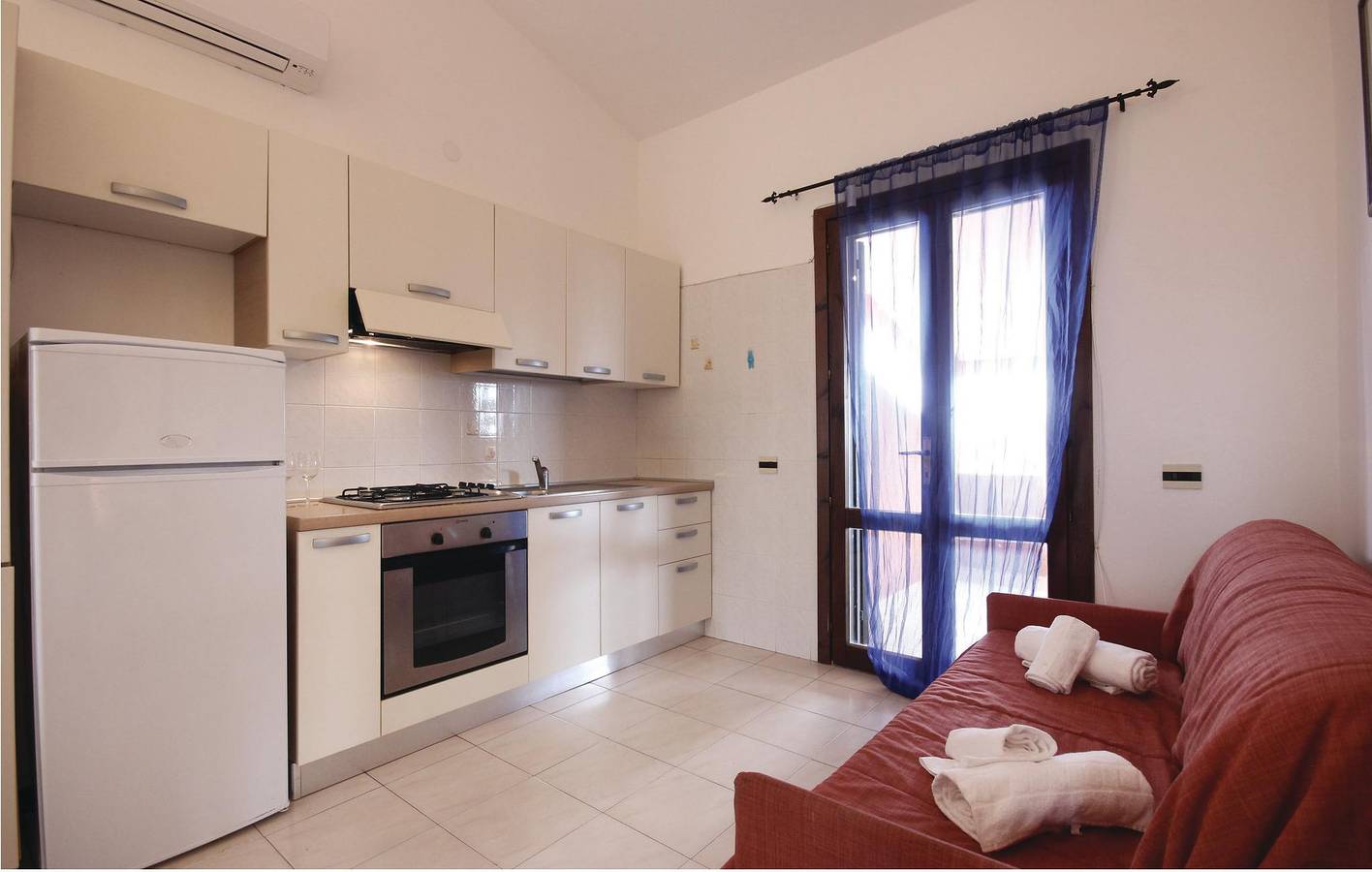 Ganze Ferienwohnung, Costa Rei Wohnung: 500m zum Strand & WiFi in Costa Rei, Muravera