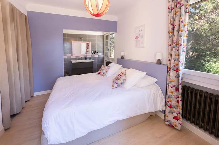 Location de vacances pour 10 personnes, avec terrasse et jardin à Bellegarde - 3