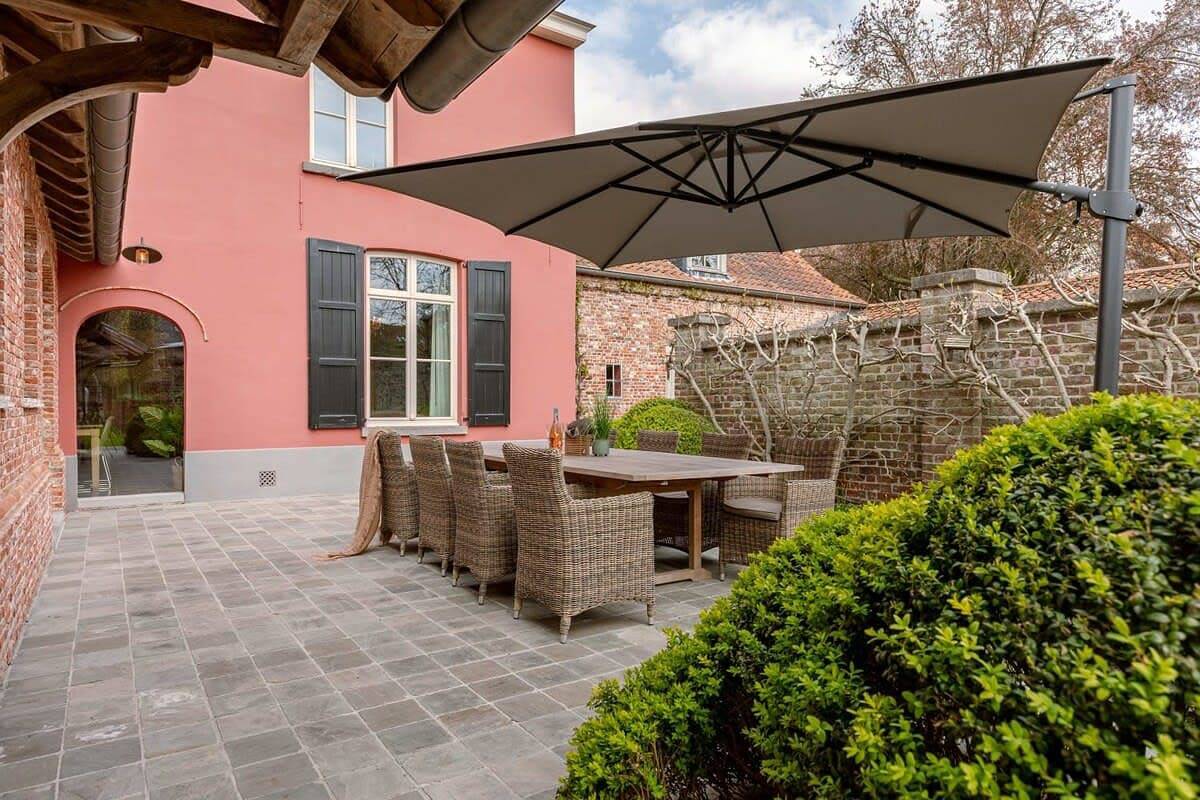 Spacious 5Br villa w/ Terrace & garden in Wingene, Westflandern