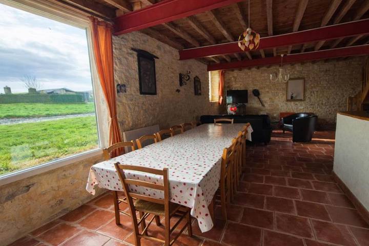 Location de vacances pour 8 personnes, avec jardin et terrasse à Asnières-en-Bessin - 4