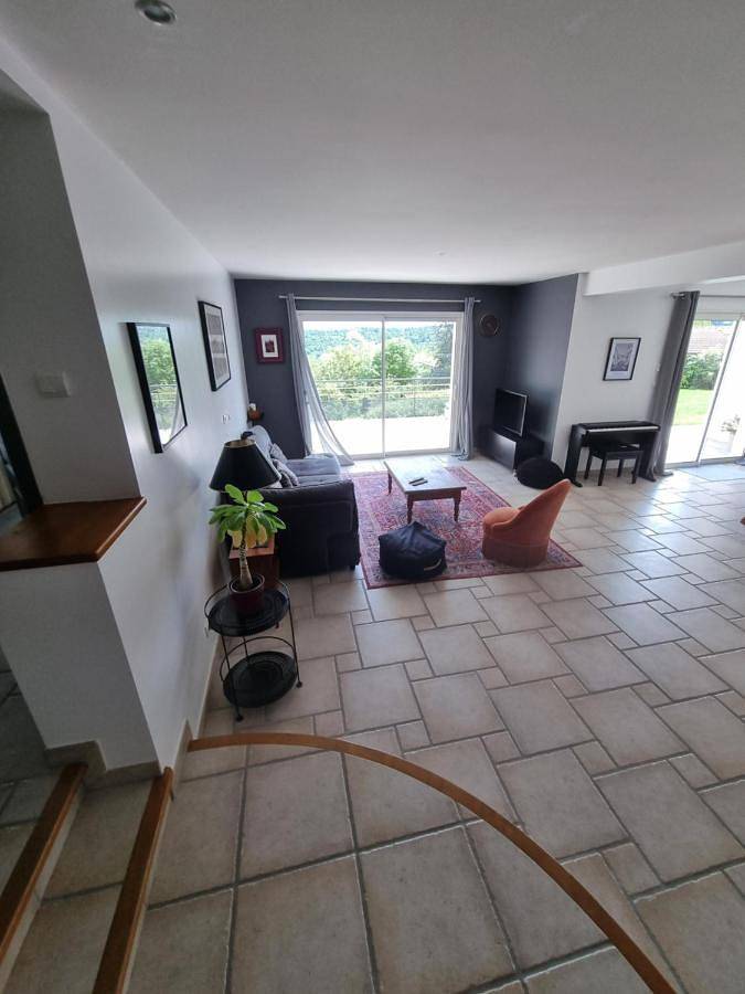 Location de vacances pour 6 personnes, avec vue et piscine ainsi que terrasse et jardin à Annonay - 3