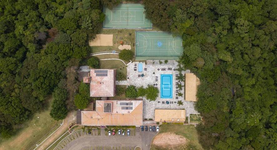 Pousadas para 4 pessoas, com jardim e piscina e ainda vista em Itu