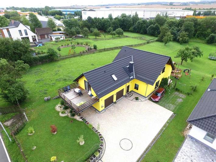 Ferienwohnung für 6 Personen, mit Balkon und Terrasse sowie Garten und Ausblick in Unterwellenborn