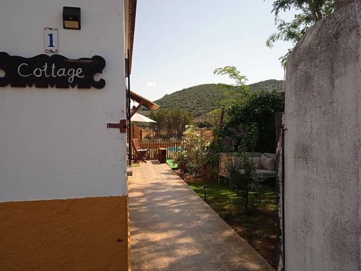 Finca "Cottage" mit gemeinschaftlichem Pool in Alcuéscar, Cáceres und Umgebung