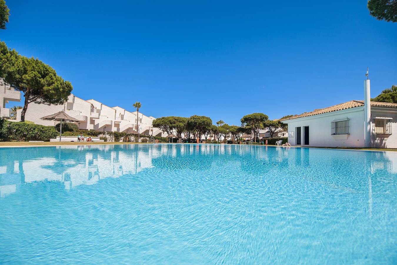 Appartement entier, Appartement Pueblo Marinero près de la plage avec piscine, Wi-Fi et terrasse in Sancti Petri, Chiclana de la Frontera