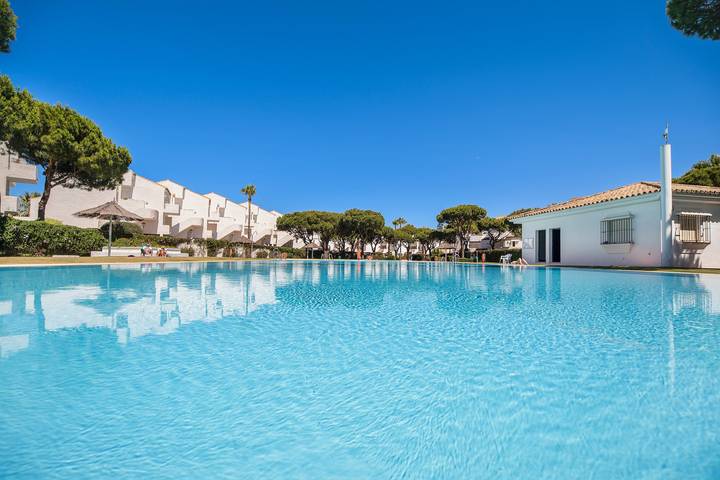 Apartamento de vacaciones para 6 personas, con Jardín y Piscina para niños en Sancti Petri