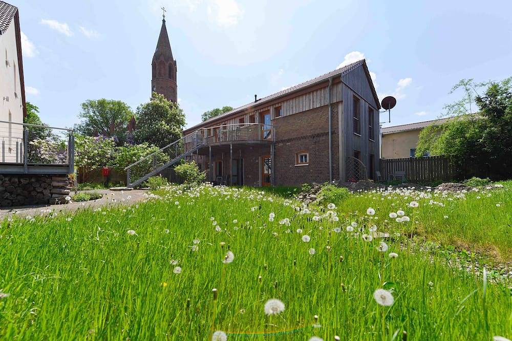 Ganze Wohnung, Moderne Ferienwohnung im Ökodorf Brodowin in Brodowin, Chorin