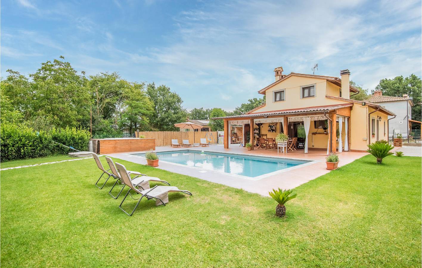 135 sqft Apartment w/ WiFi, AC, Parkplatz, Pool & Garten in Castiglion Fiorentino, Arezzo Provinz