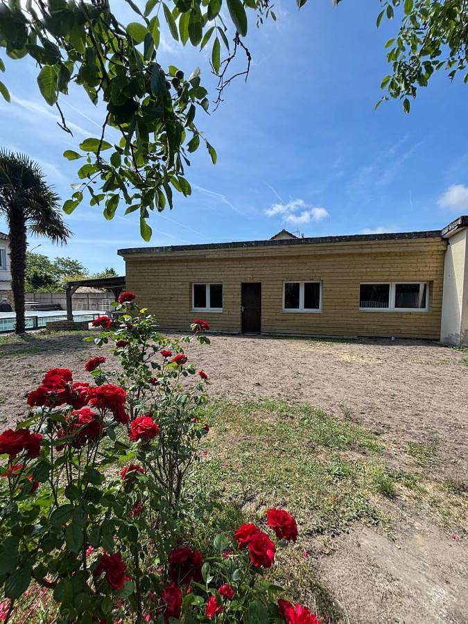 Appartement de vacances pour 4 personnes, avec jacuzzi et jardin ainsi que terrasse et piscine