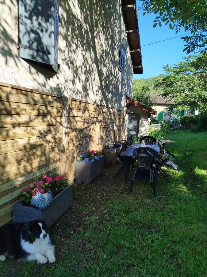 Two-Bedroom House in Montagna-le-Reconduit, Jura Francais