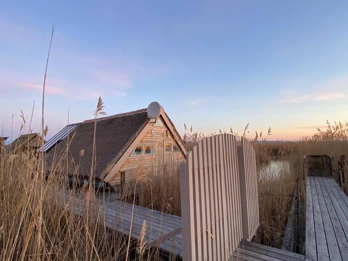 Chalet für 7 Personen, mit Seeblick und Ausblick sowie Terrasse im Burgenland