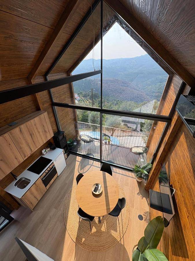 Location de vacances pour 4 personnes, avec piscine ainsi que vue et jardin, animaux acceptés dans Rebordelo
