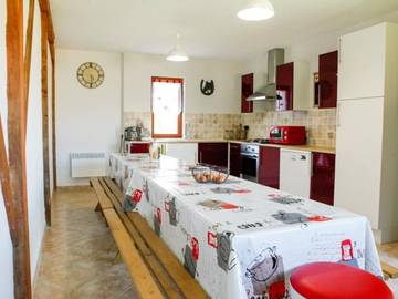 Gîte pour 15 personnes, avec jardin à Urzy