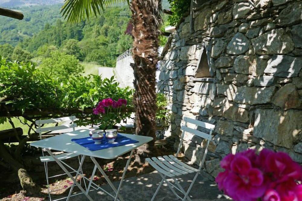 Ganze Wohnung, Ferienwohnung Nelly in Acquarossa, Lepontinische Alpen