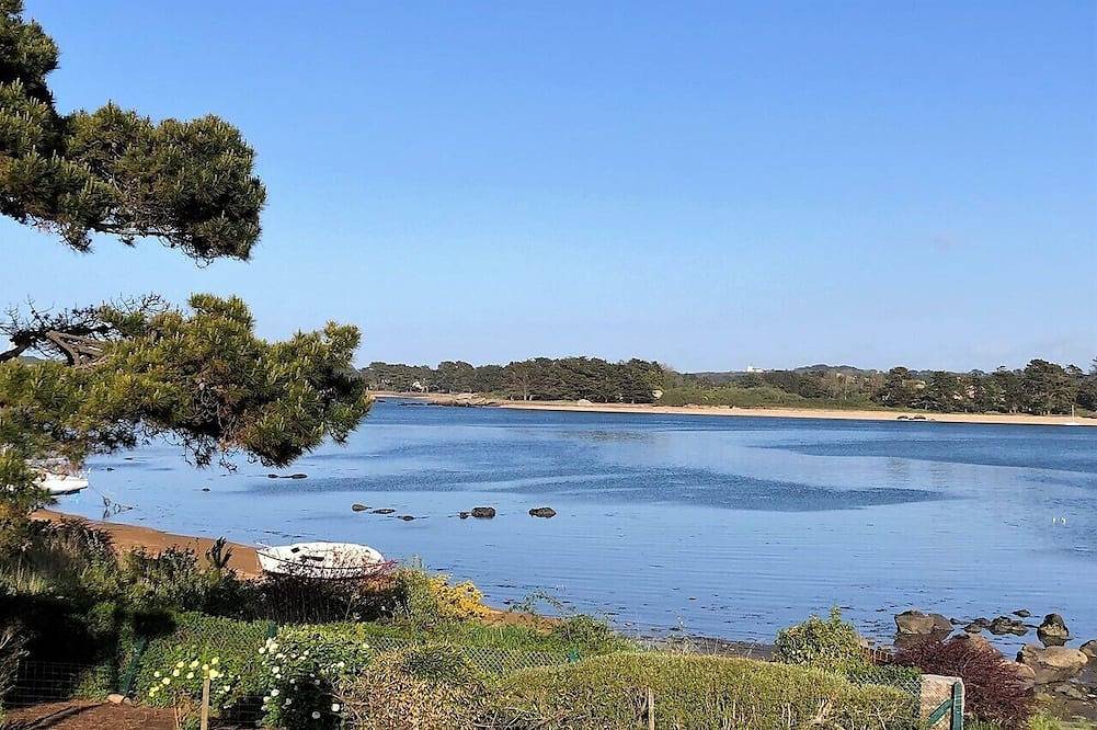 Maison bretonne avec Belle Vue Mer à Tregastel in Coz-Pors, Trégastel