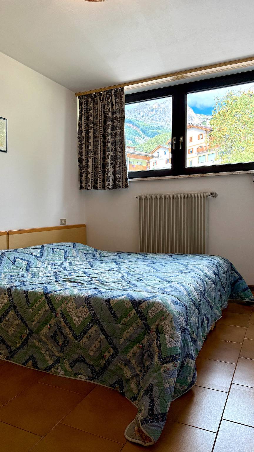 Ganze Wohnung, Apartment 'Roda Di Vael' mit Bergblick und Gemeinschaftsgarten in San Giovanni di Fassa, Dolomiti Superski