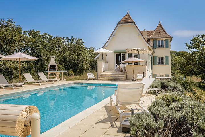 Gîte pour 8 personnes, avec piscine à Martel