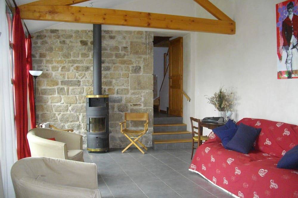 Maison chaleureuse au calme .Idéale pour  randonner vers les hauts plateaux . in Job, Région d'Ambert