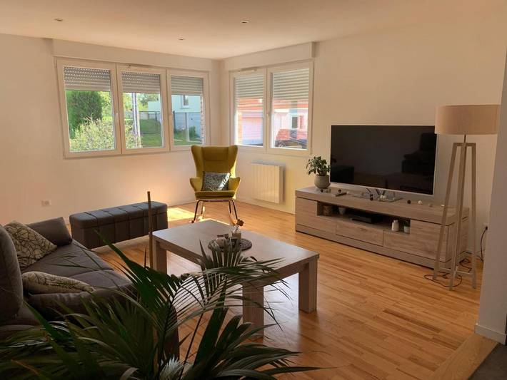 Gîte pour 6 personnes, avec terrasse dans Lupstein