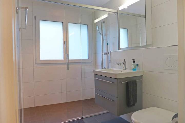 Ganze Wohnung, Gemütliche Wohnung für 4 Gäste mit  W-Lan, TV, Terrasse und Panoramablick in Kandersteg, Frutigen - Lenk - Adelboden