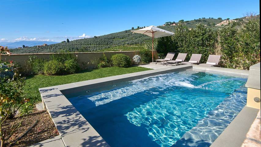 Villa for 4 people, with Terrace and Garden in Vinci