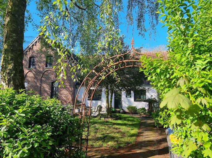 Ferienwohnung für 5 Personen, mit Terrasse und Garten sowie Ausblick
